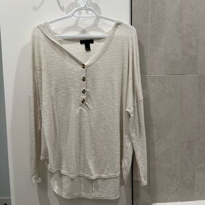 Streetwear Society Medium white v neck shirt